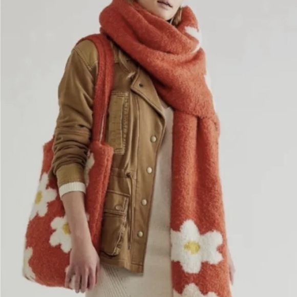 Free People Daisy Orange Floral Scarf and Tote Set wool blends - Picture 4 of 5